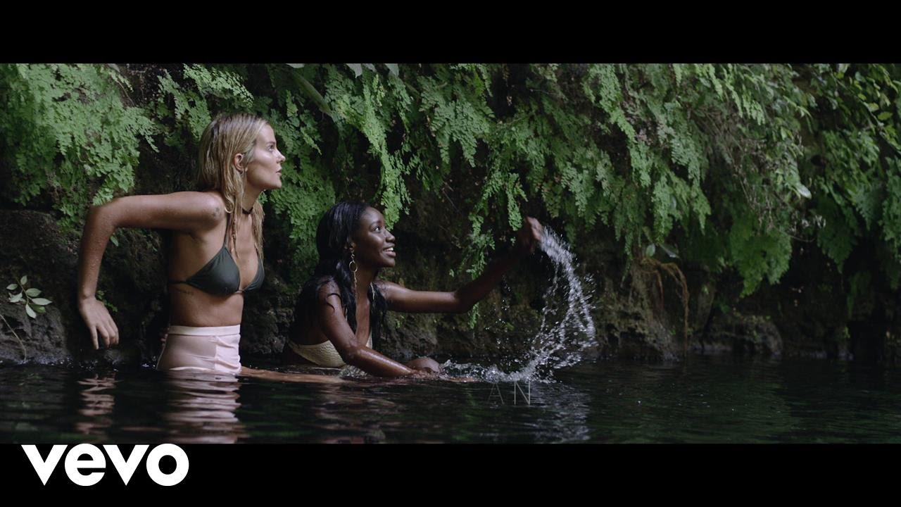 AFROJACK - Wave Your Flag ft. Luis Fonsi