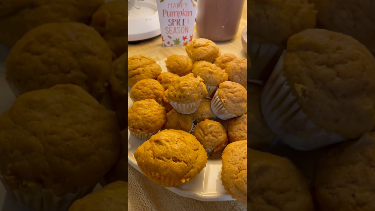 Pumpkin Muffins 🍁🍂🧡#pumpkin #fallrecipe #comfortfood #baking