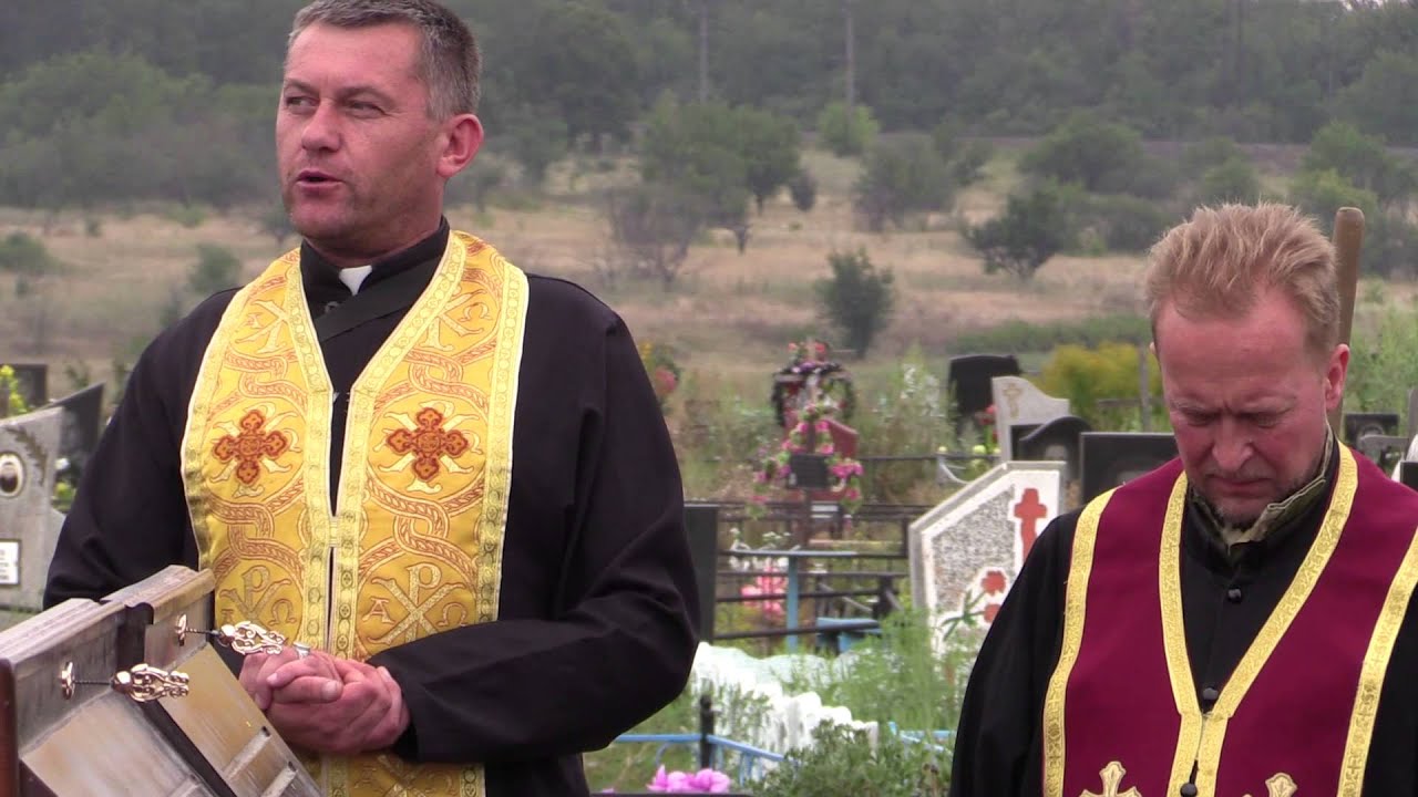 Не тішся, враже! / Army chaplain speech at fallen Right Sector warrior funeral