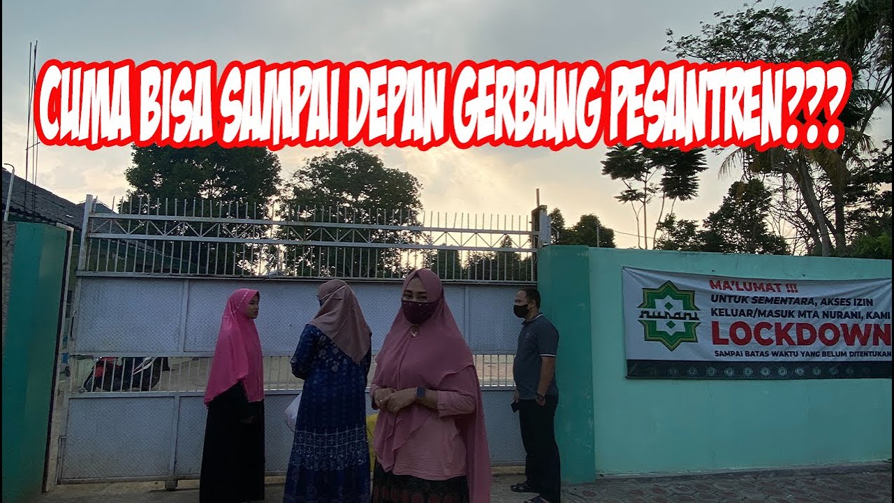 cuma bisa nganterin pesanan sampai pintu gerbang Pesantren ajah...