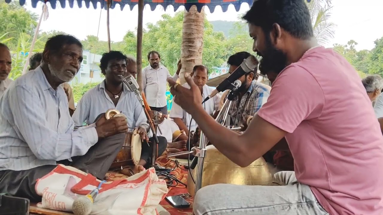 జయ జయ గిరిజా రమణ అంటూ మరొక అద్భుతమైన గానం రాజు నోట సంగీతం సూరిబాబు గారు 