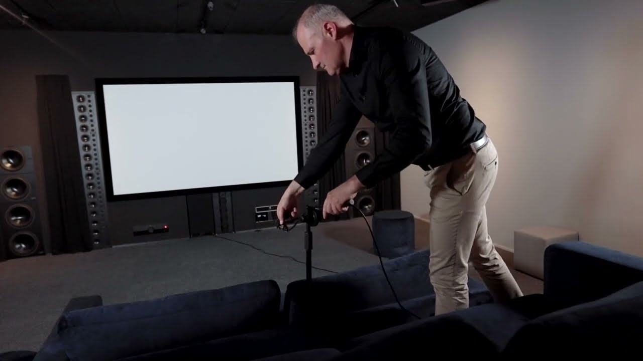 How to make a RoomPerfect measurement in a home cinema