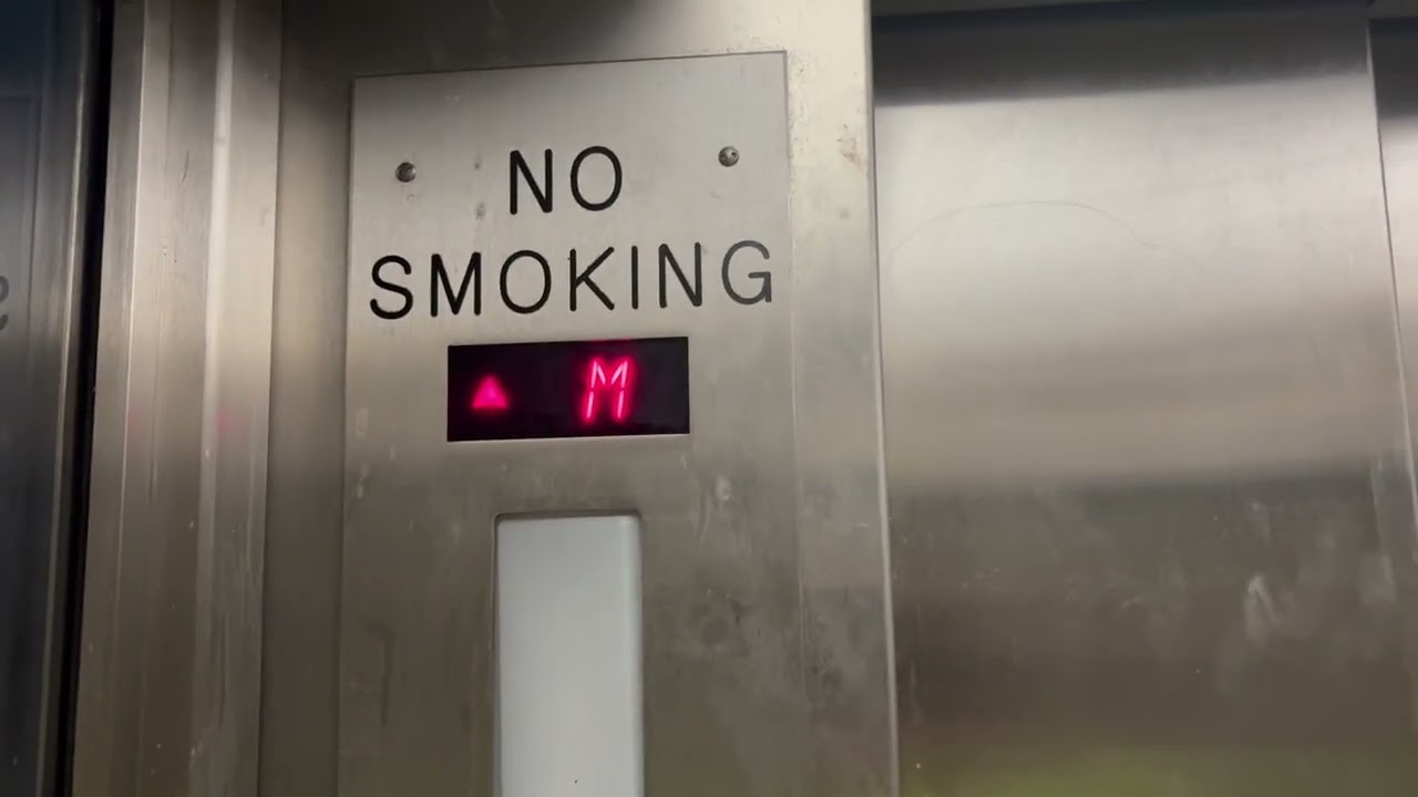 Modded US?? Hydraulic Original Street Elevator at Mount Vernon Square Metro Station - Washington DC