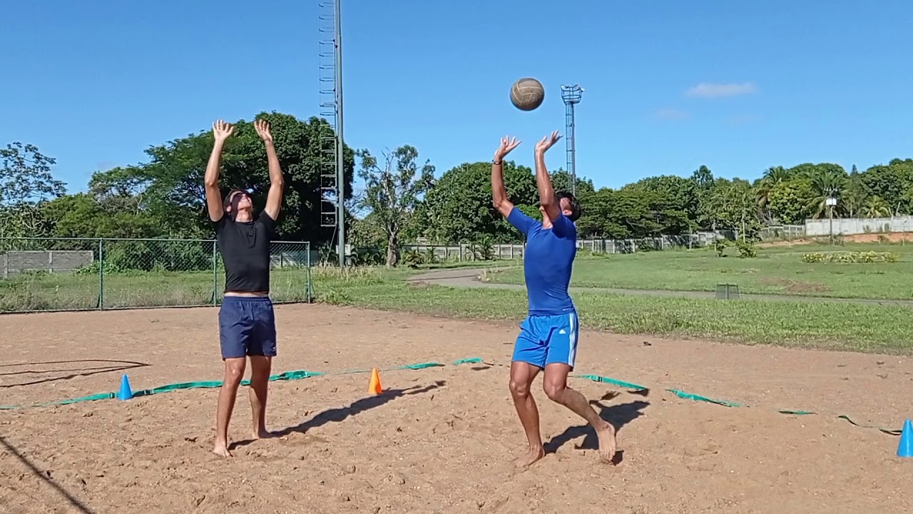 Fundamentos básicos del Voleibol de Arena