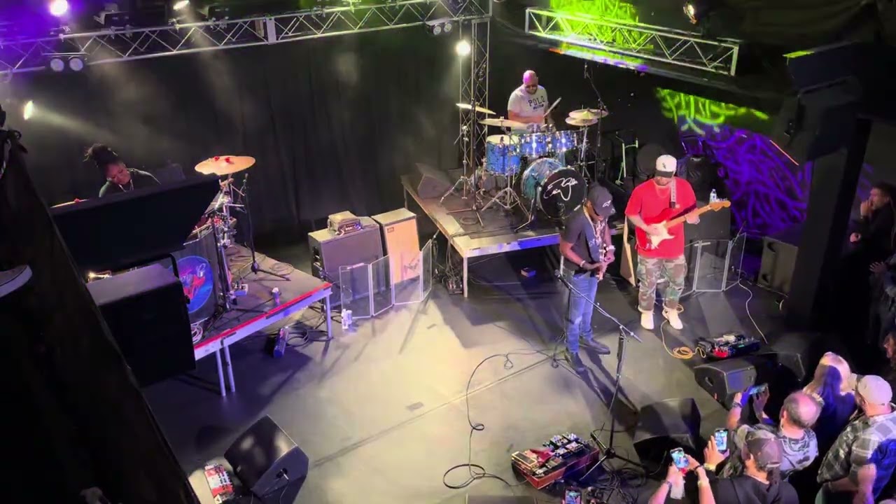 Eric Gales - "I Want My Crown" @ Jergel's Rhythm Grille (Warrendale, Pa)