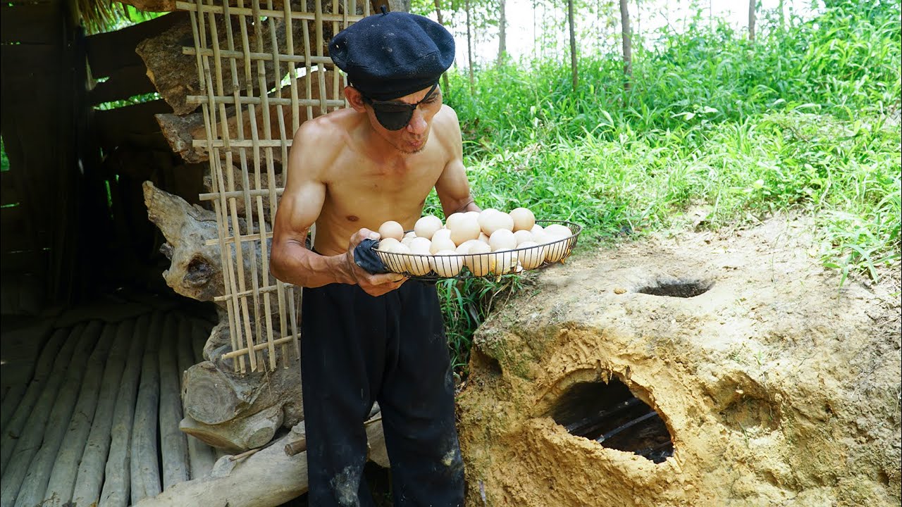Mutant Life: Encountering Primitively Hatched Chicken Eggs in The Rainforest | Primitive Cuisine