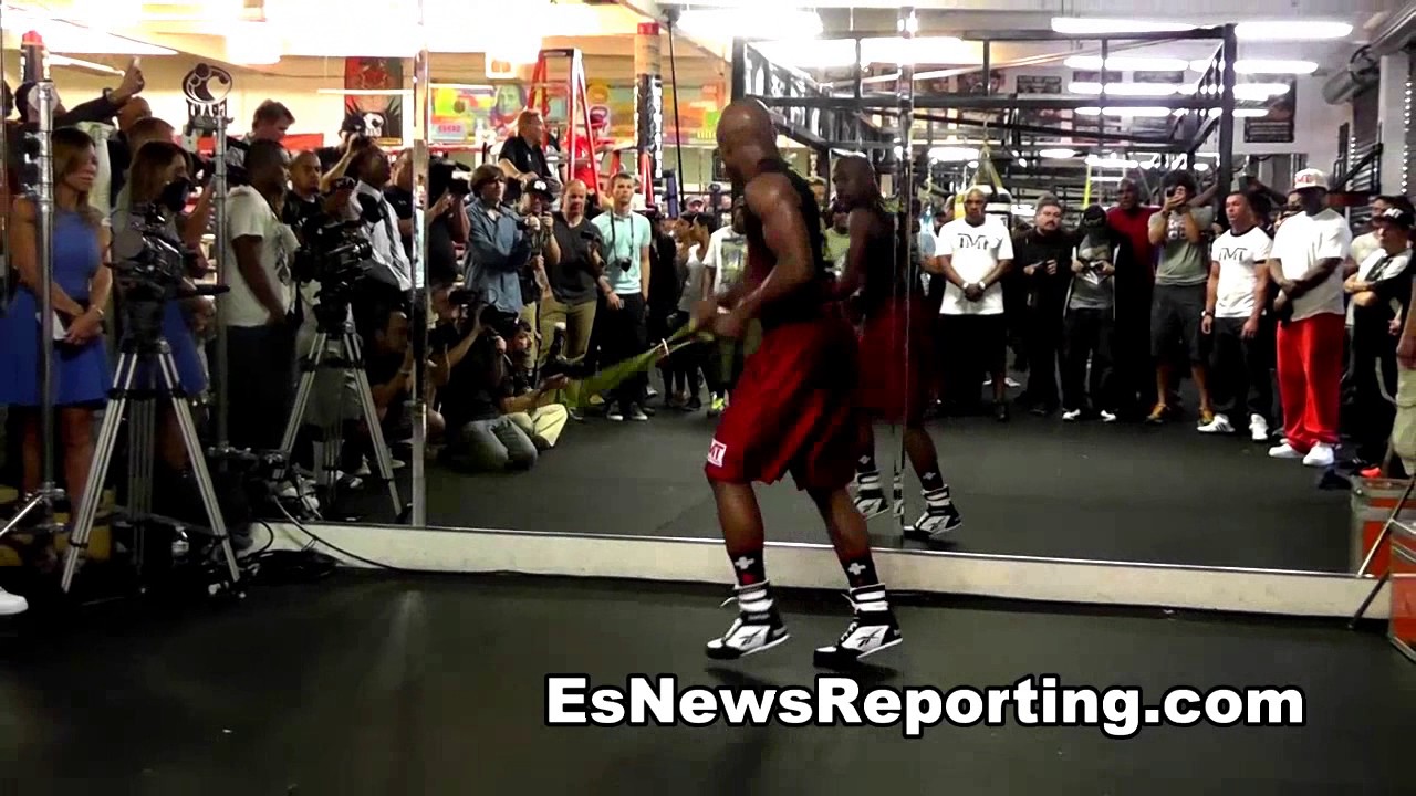 No One Jumps Rope Like Floyd Mayweather TBE  - esnews boxing