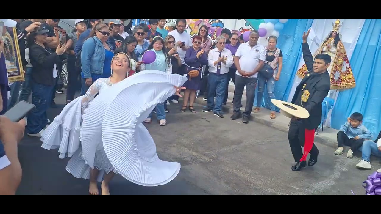 Presentación de MARINERA NORTEÑA Baila  Carlos Paredes y Pascal Flores