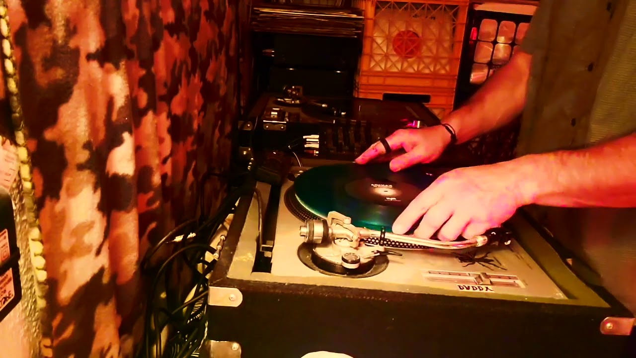 DrGiggles - IDM Braindance Electro set  - Vol 35-  Live Vinyl  DJ Mix turntables video