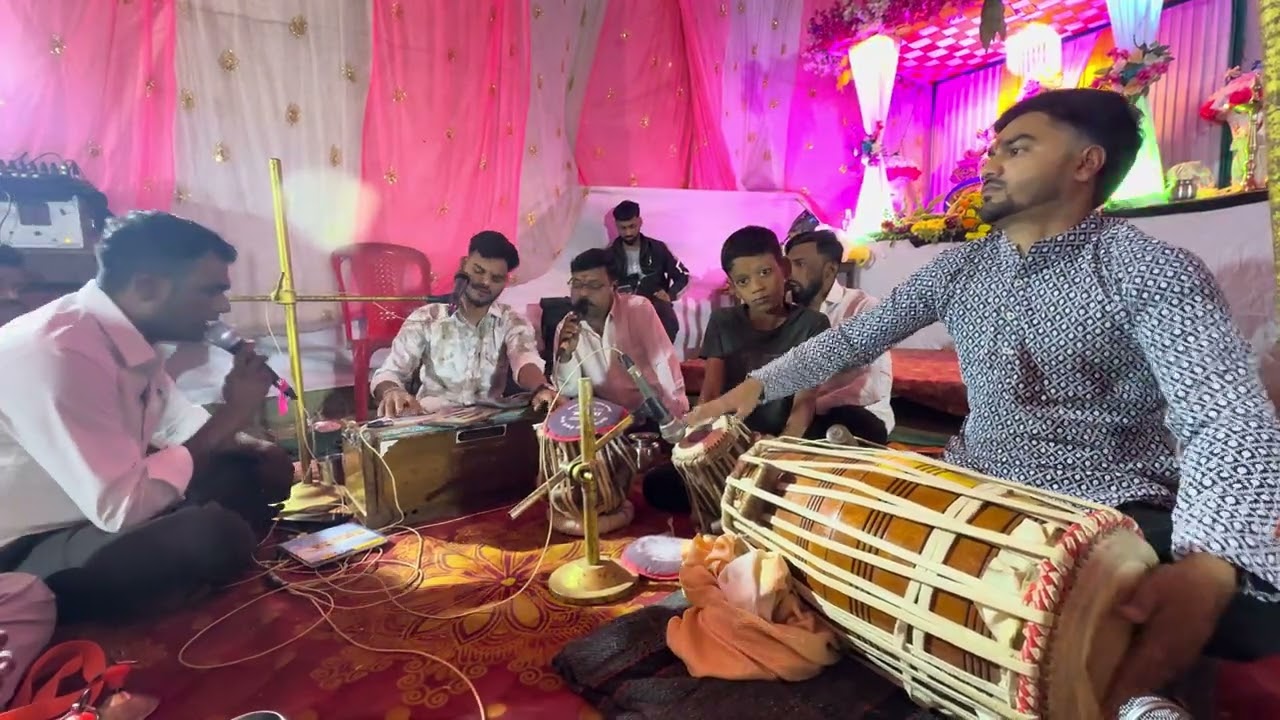 ( पोवाडा )🌸🥰