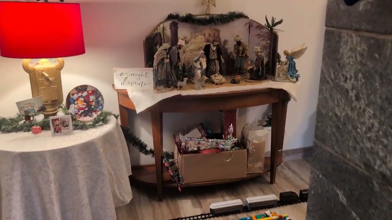 it's Christmas time with Stephanie and her kids