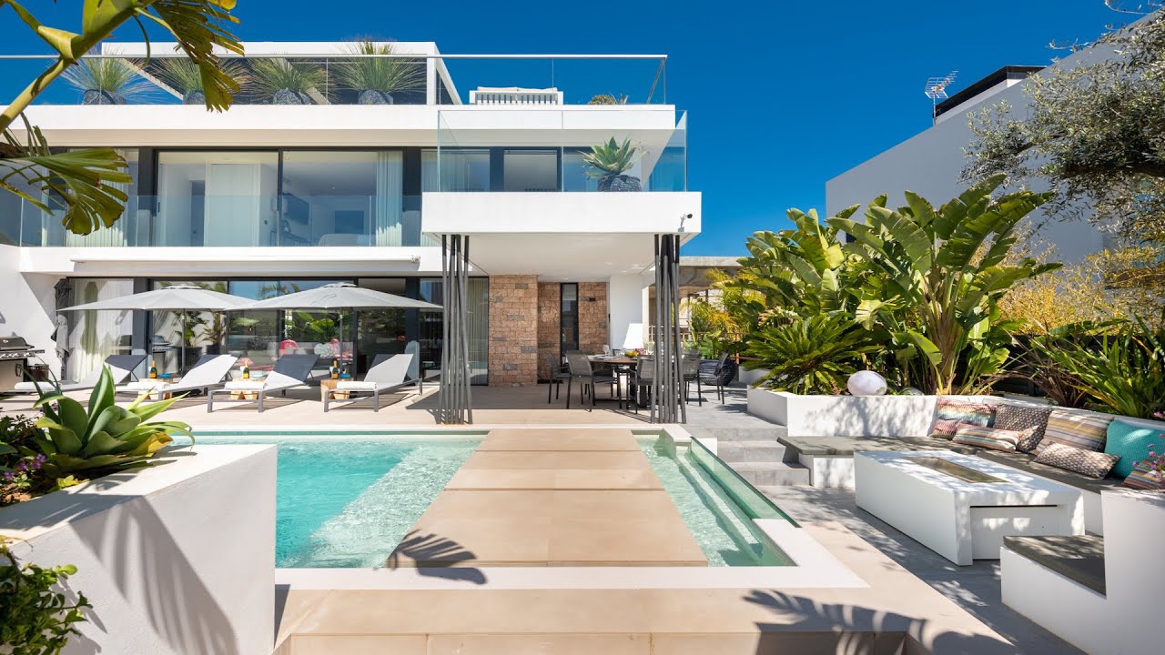 Luxurious Family Home Close to Talamanca Beach, Ibiza | €3.950.000 | Ibiza Hills Homes