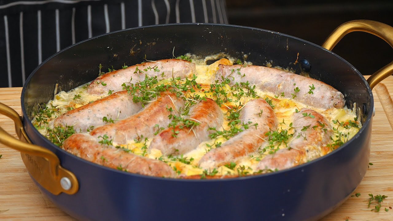 Co na obiad ?  Biała kiełbasa  w sosie z ziemniakami w jednym garnku / Oddaszfartucha