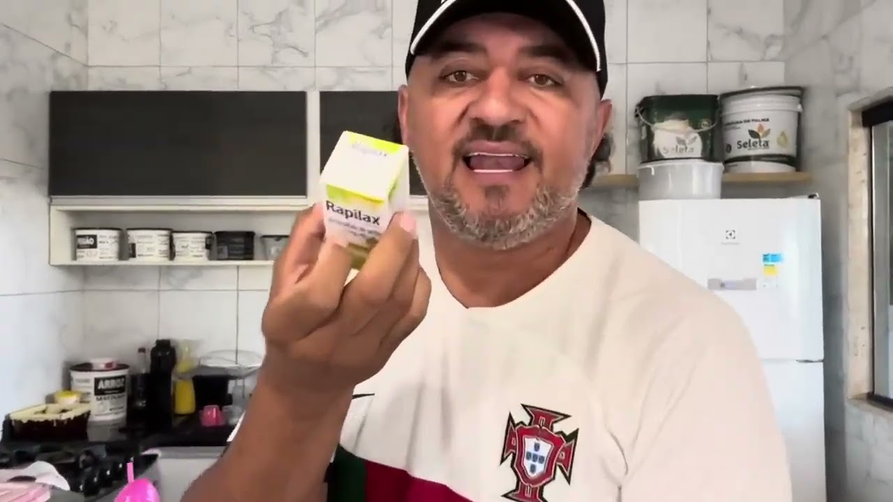 Charles trola tiringa com p&oacute; de mico.(v&iacute;deo exclu&iacute;do)