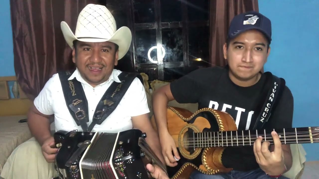 Los Hnos Cruz Jr -  VIEJO ESTOY MALA