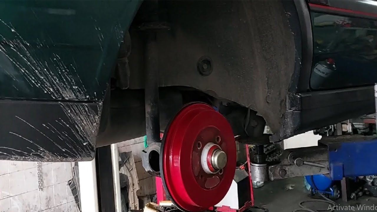 How To Change Rear Shock Absorber On Volkswagen Golf 3