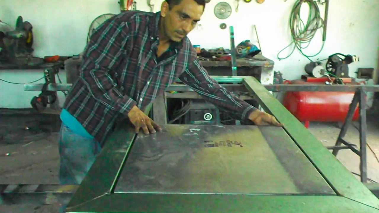 #215`®
Como hacer una Puerta con 3 charolas y Doble Lámina.. paso #2