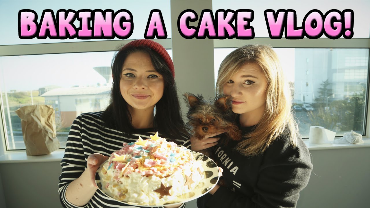 Little Kelly Vlogs - BAKING A CAKE & A BIG ANNOUNCEMENT!