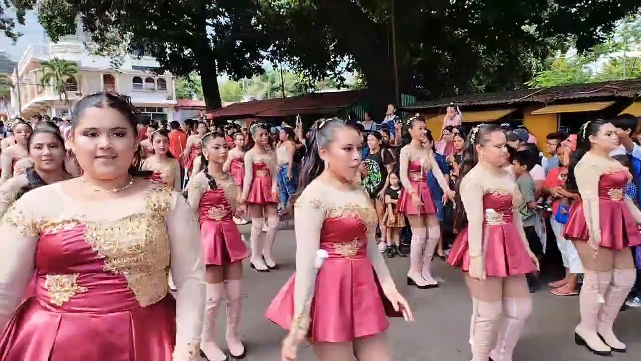 Desfile del 15 de Septiembre en Santiago de María, Usulután, El Salvador.