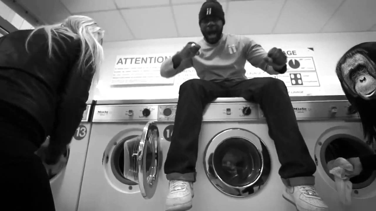 WILLAXXX Parodie KAARIS ZOO