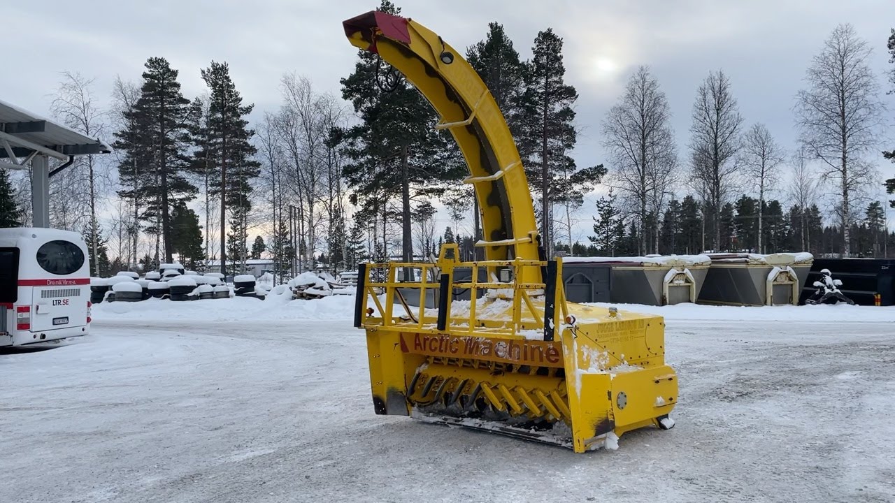 K&ouml;p Sn&ouml;slunga / Sn&ouml;lastare Artic Machine 2500 p&aring; Klaravik