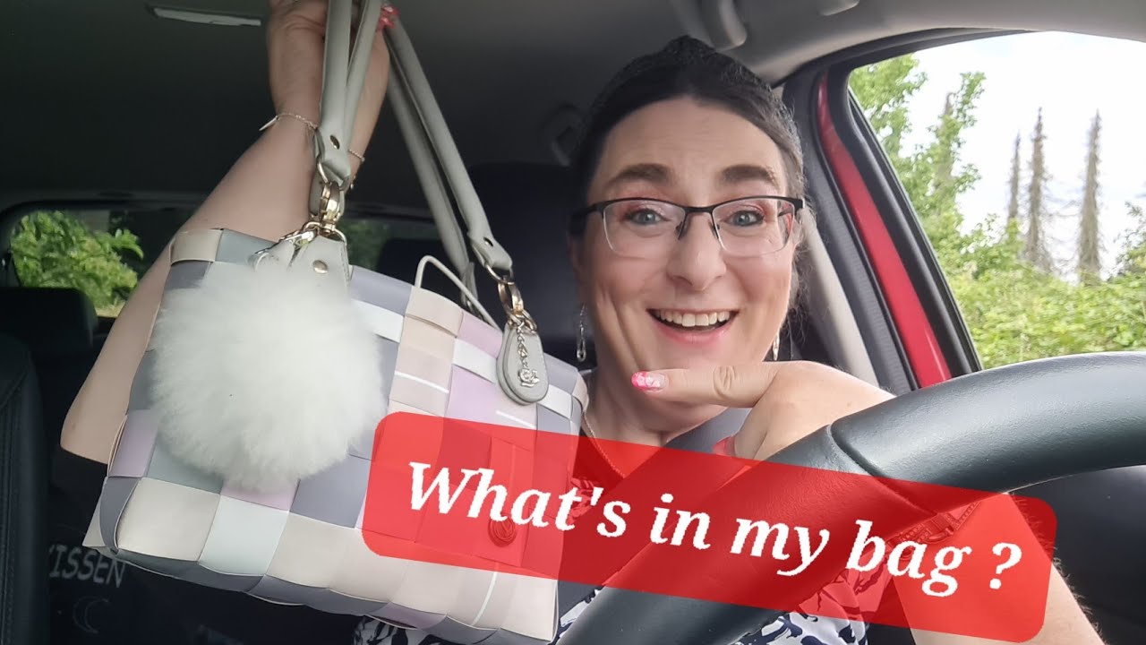 What's in my bag 👜? / Das Geheimnis meiner kleinen Survival Bag wird live gelüftet 🤫