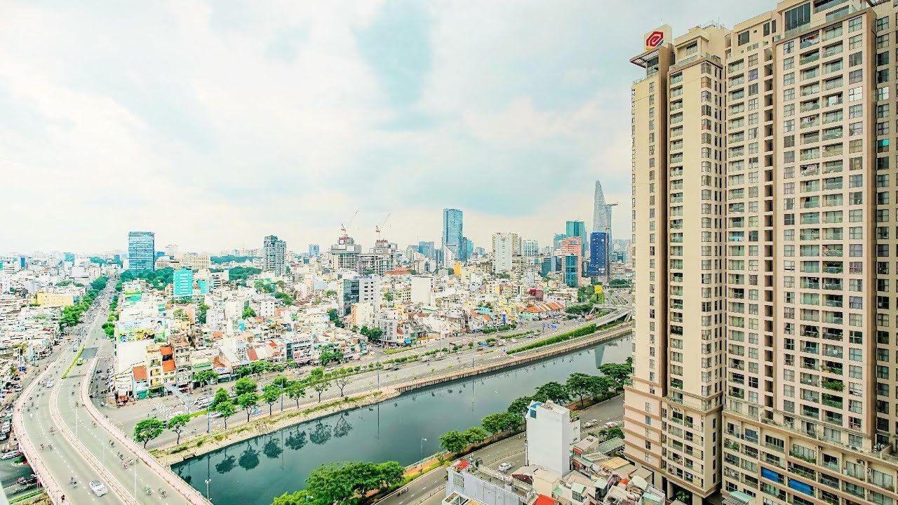 COZY 2-BR APART❤FREE Pool&Gym and CENTRAL location, Vietnam | Travel With Bhumika