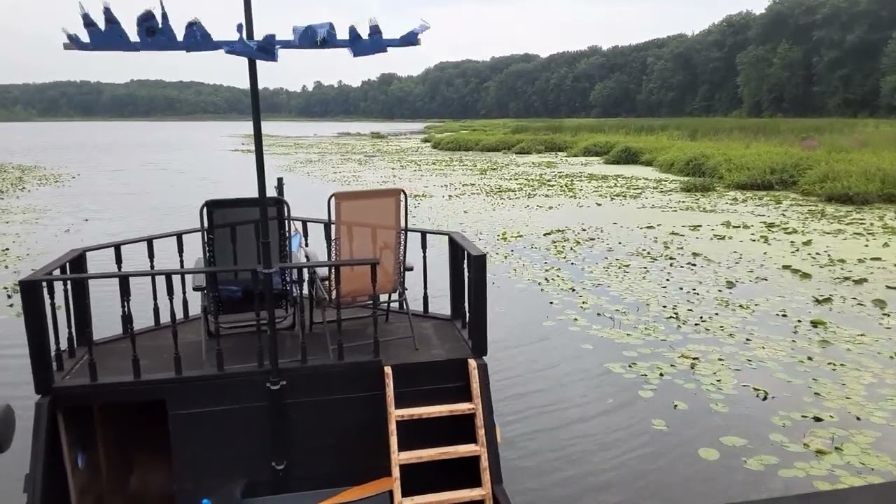 Cruising Tubbs Lake Channels On a Pontoon Pirate Ship Part 2