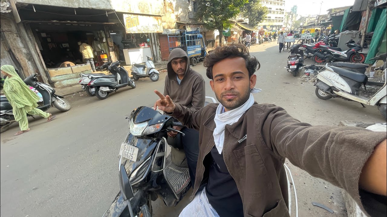 Mirzapur Phoche Hum 🚴‍♀️|| Activa Repair￼ Karvane 