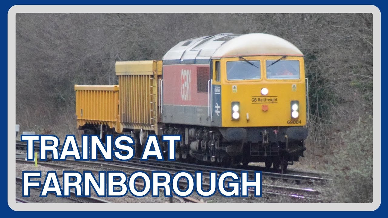 TRAINS at FARNBOROUGH (MAIN) railway station
