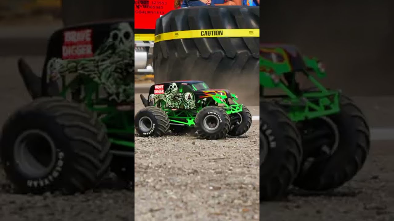 Monster Truck Madness! #Bigfoot #monstertruck #Losi #RC
