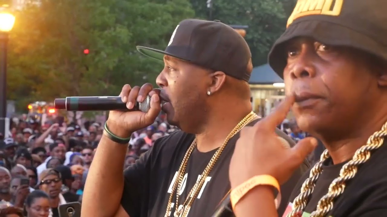 EPMD performs in Newark