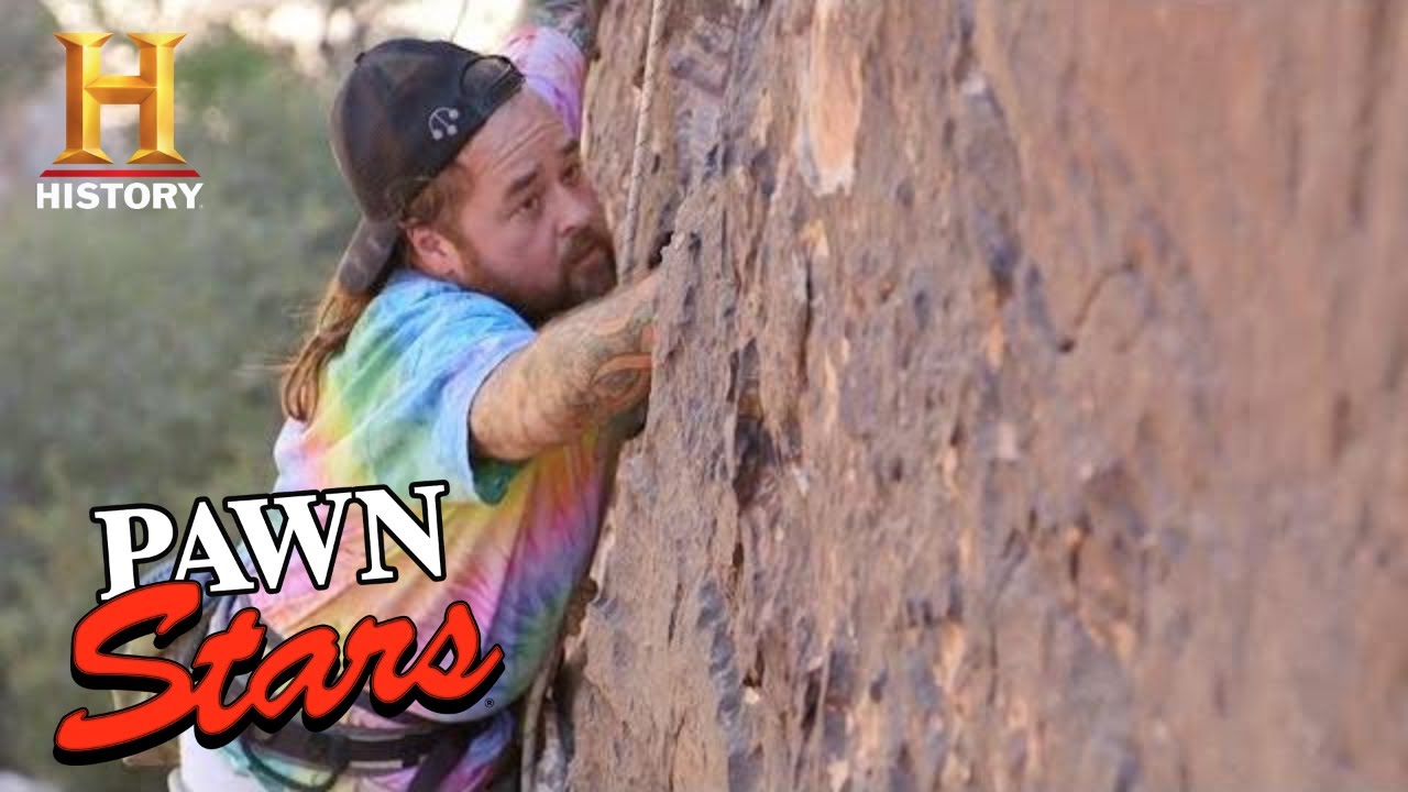 CHUM CLIMBS HIS WAY TO A SWEET DEAL (Season 17) | Pawn Stars