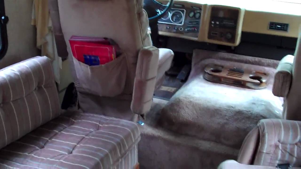 1986 Winnebago 33' Motor Home for Sale