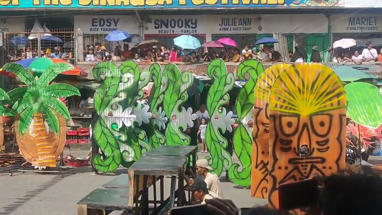 Super ganda sa dinagsa festival de Cadiz 