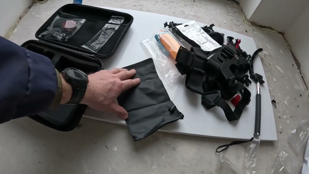 Prezentacja tanich akcesorii i uchwyt&oacute;w do kamery GOPRO HERO 12 BLACK