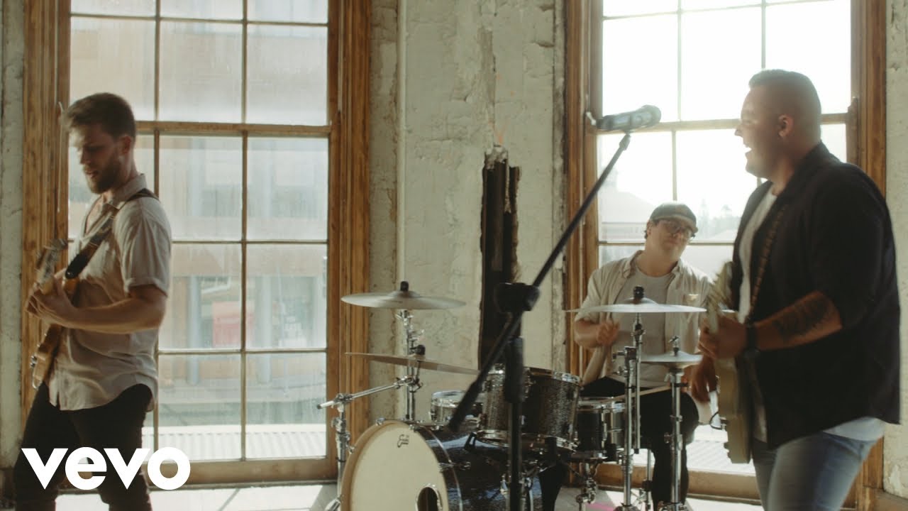 Jake Davey - The Way She Does (Official Music Video)