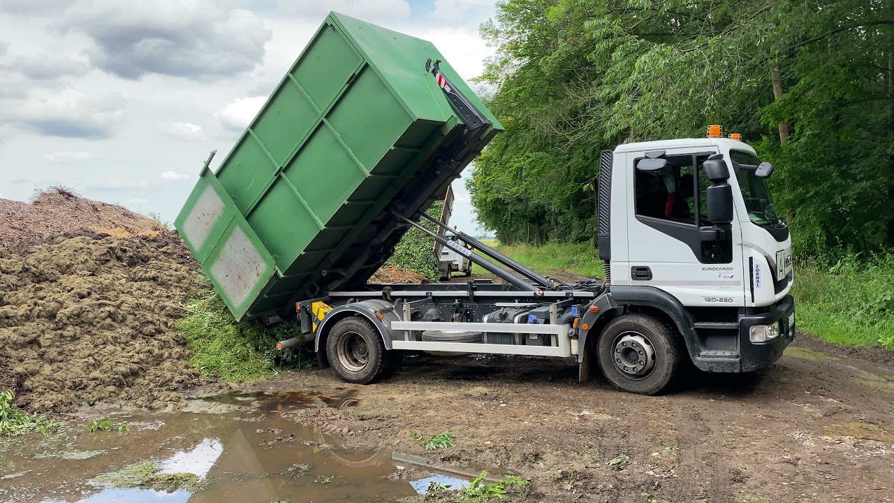 Iveco eurocargo 120-220 kontejner, vysýpání na kompostárně