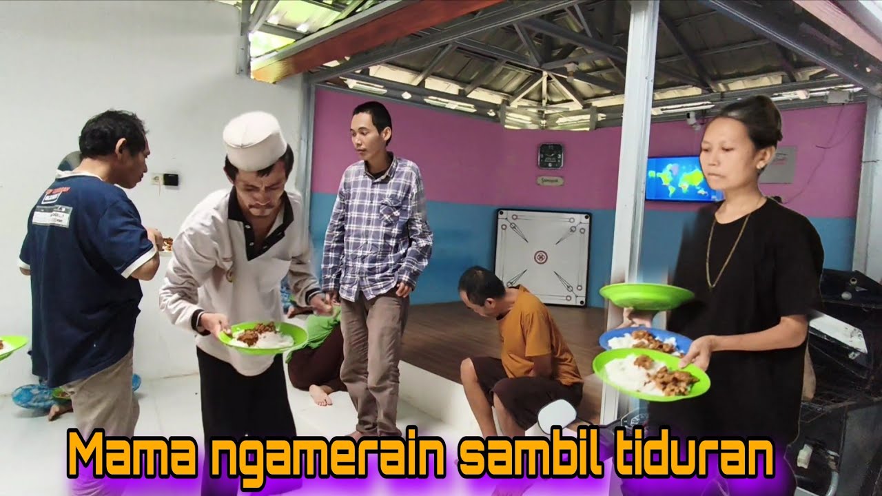 Mama ngamerain sambil tiduran #sinauhurip #egoadriano #petualanganalamdesaku #pedulikemanusiaan 
