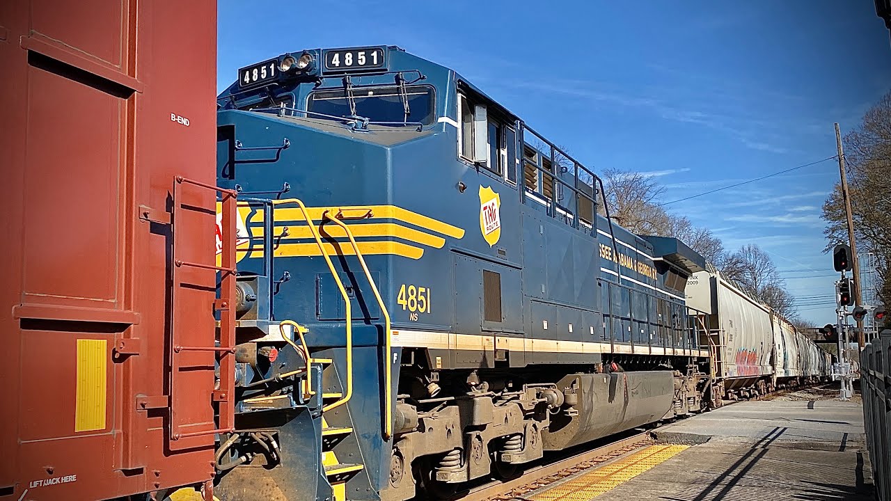 2 NS trains by the Spartanburg Amtrak station. (Dec 20 2025)