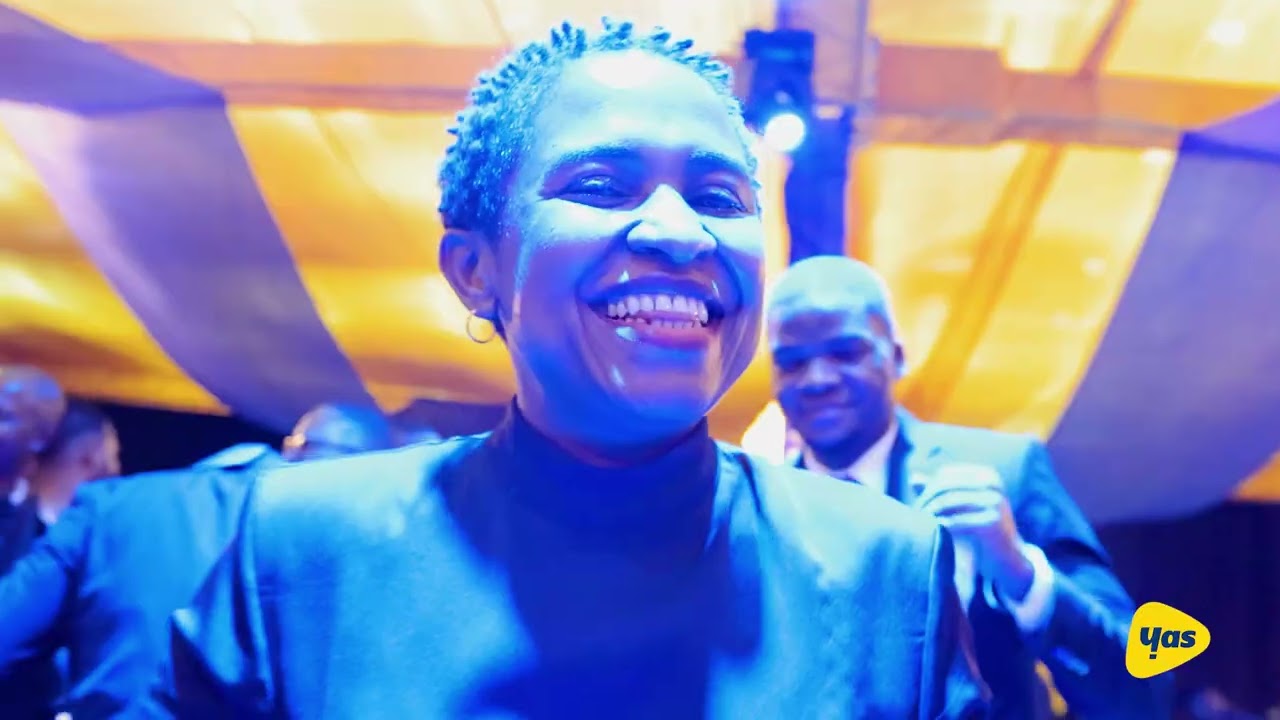 Mwaka 1 wa Yas! Sherehe pambeee! #TunasherehekeaPamoja