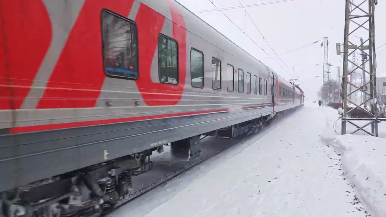 Прибытие скоростного ЭП20 012 с поездом 046В Тамбов-Москва на станцию Михайлов. Снято 31.01.2026.