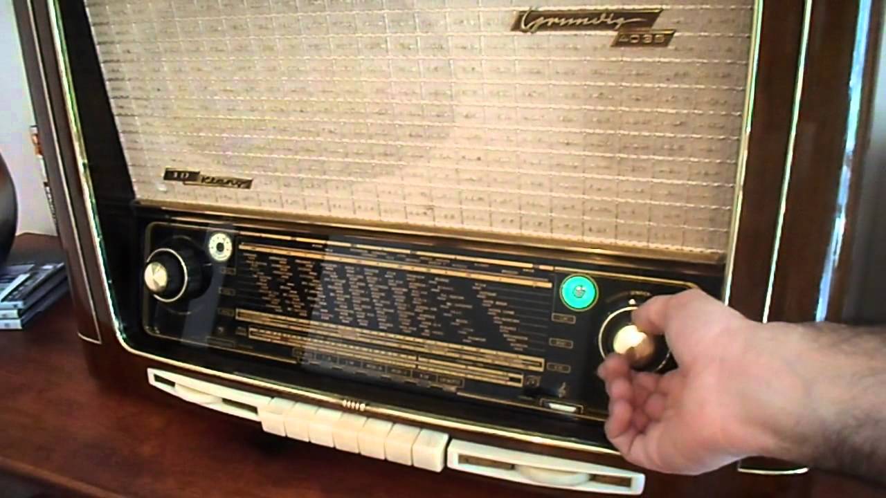 GRUNDIG 4035W-3D (radios-antiguas.es)
