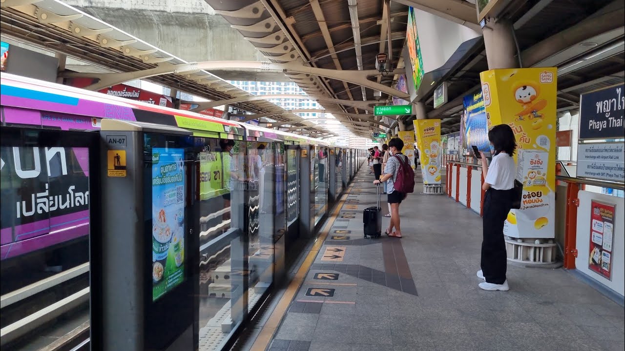 BTS Train, Phaya Thai, Bangkok, Thailand