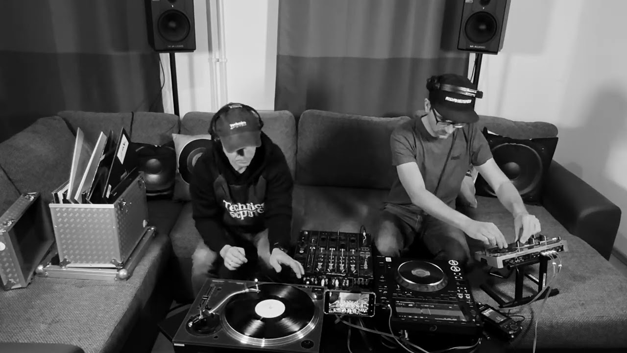 SHRTMX121 – Stahl’s Living Room | Sit2Sit Edition | Benjamin Stahl B2B Weyoun
