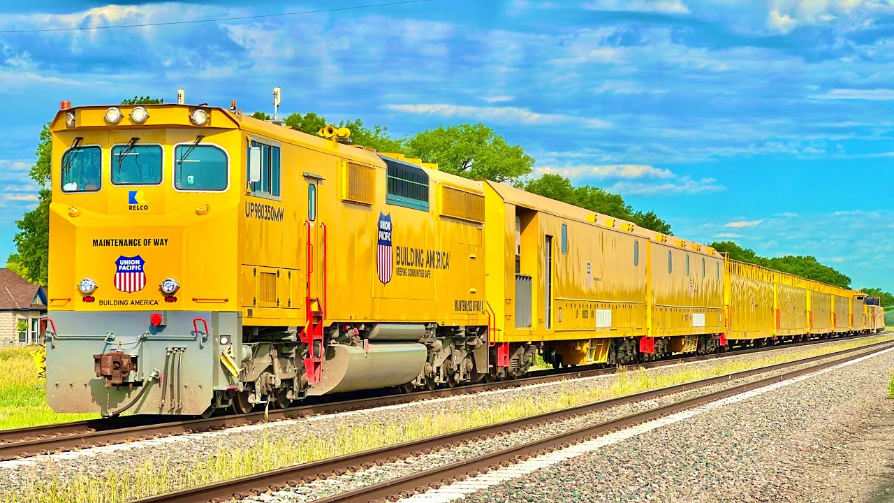 Awesome Train Action along the Union Pacific Northern Transcon! Part 1