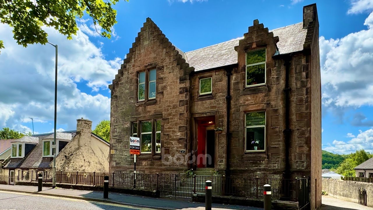 Cumnock. Distinguished Detached Sandstone Villa
