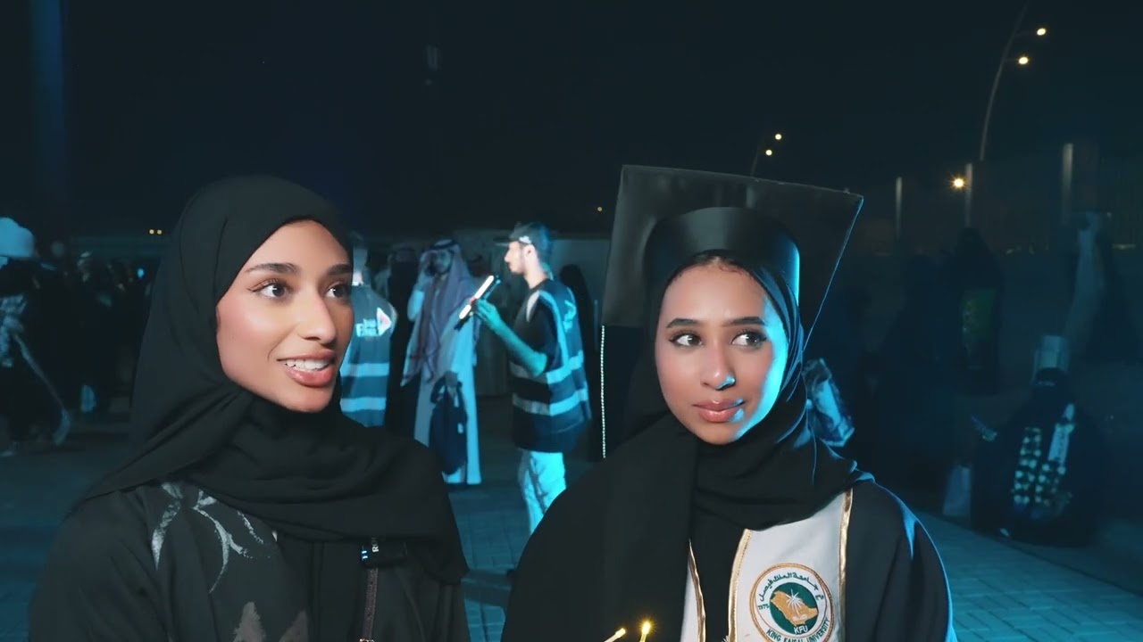 [ 7 ] مشاعر أهالي الخريجين و الخريجات في حفل التخرج 46