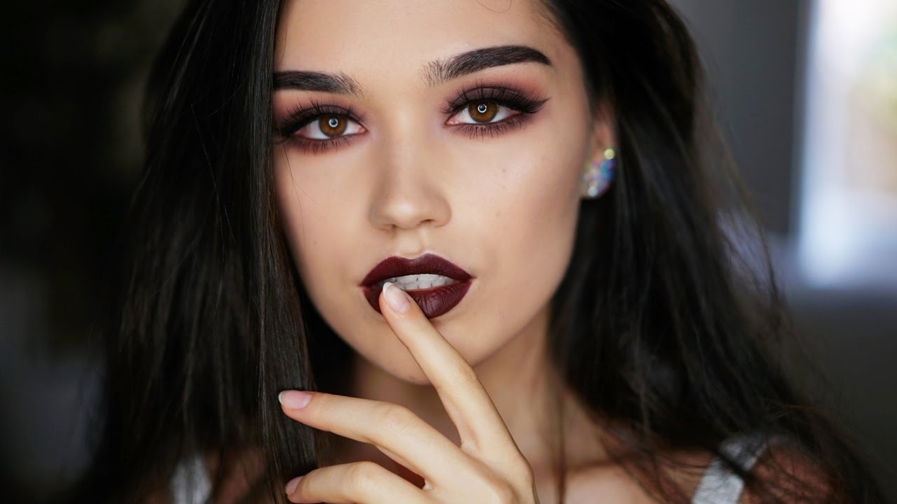 Monochromatic Vampy Makeup Tutorial