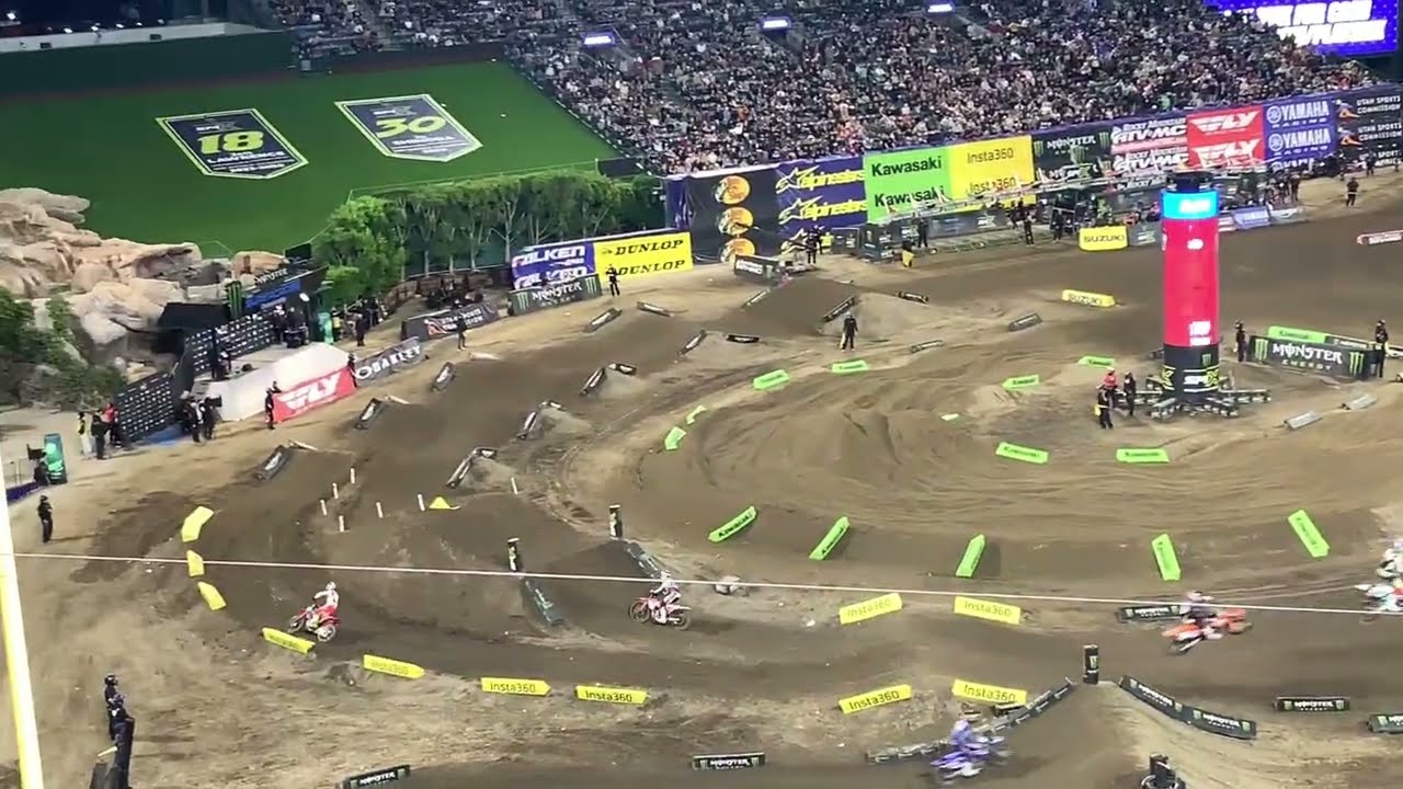 250 & 450 LCQ Races (Fan Reaction) #Supercross Raw Highlights from Anaheim 2026